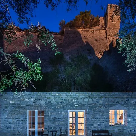 Castello Portovenere Villa